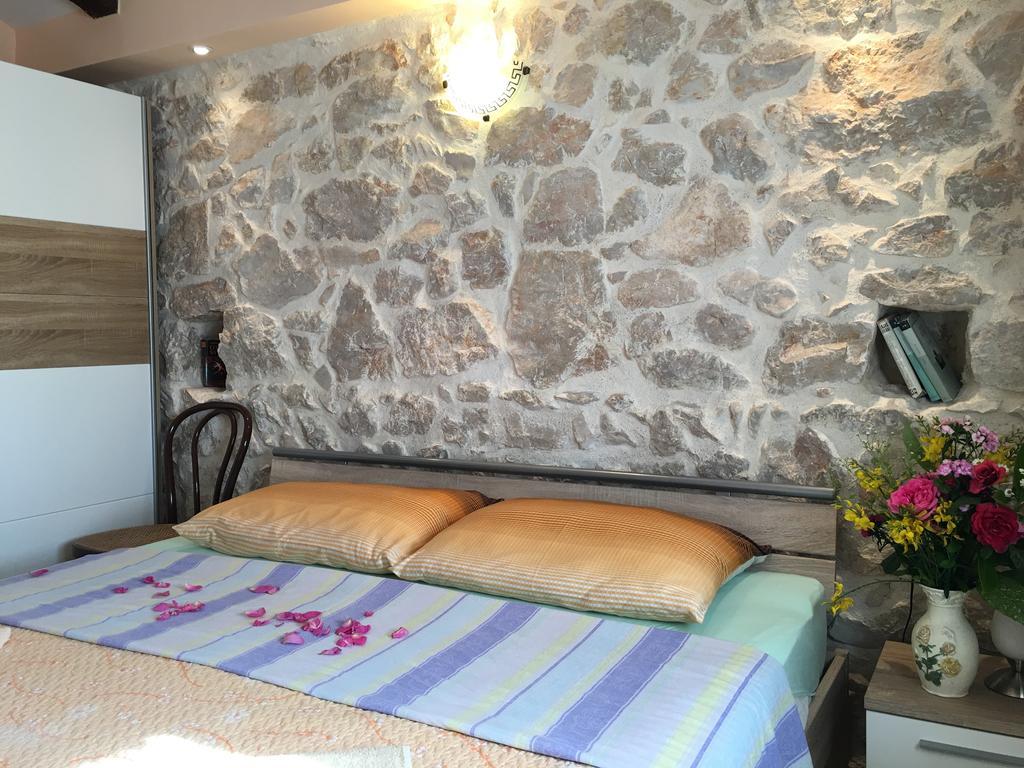 Holiday Home Rasopas Malinska Ngoại thất bức ảnh