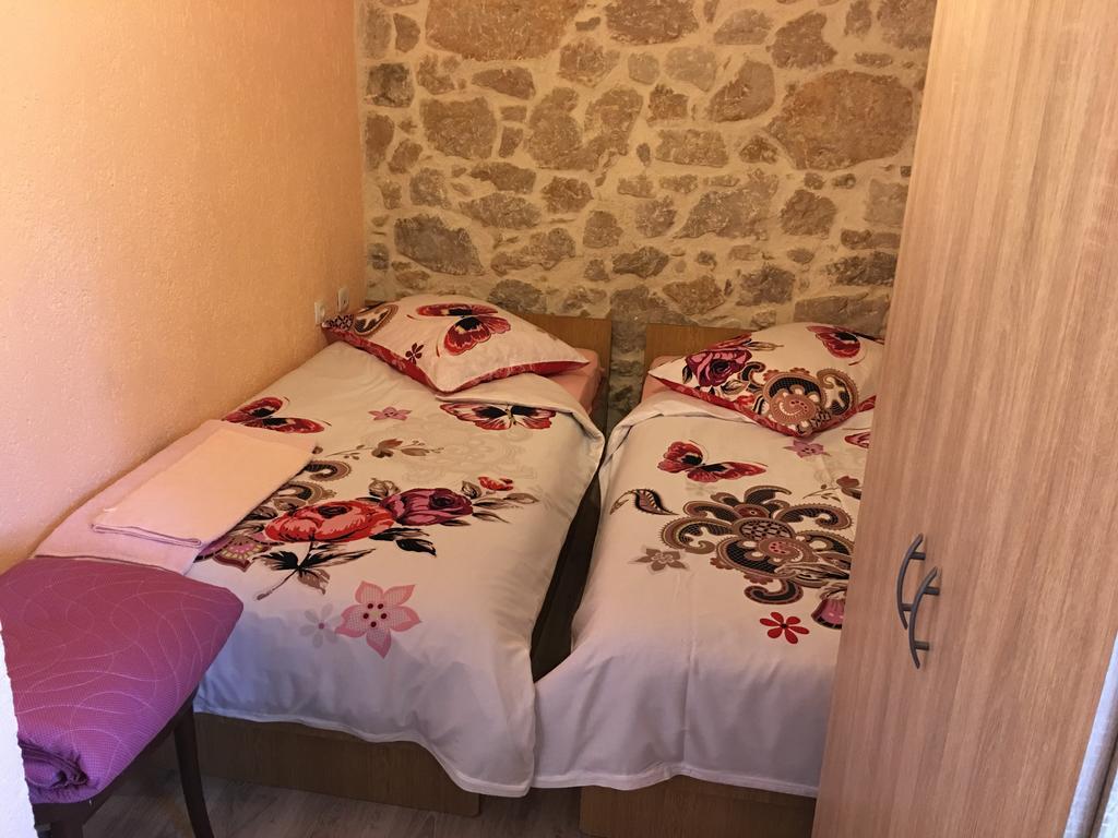 Holiday Home Rasopas Malinska Ngoại thất bức ảnh