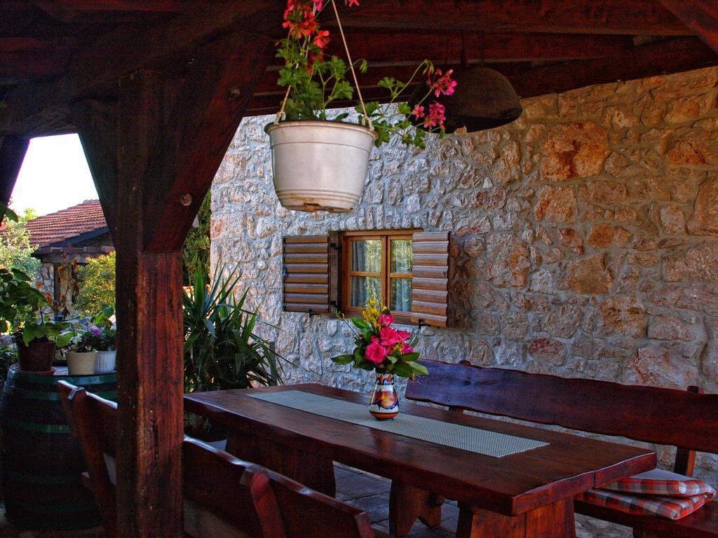 Holiday Home Rasopas Malinska Ngoại thất bức ảnh