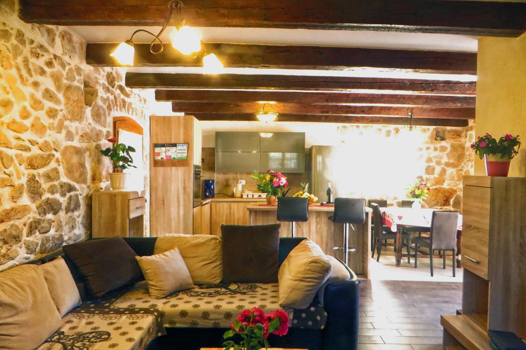 Holiday Home Rasopas Malinska Ngoại thất bức ảnh