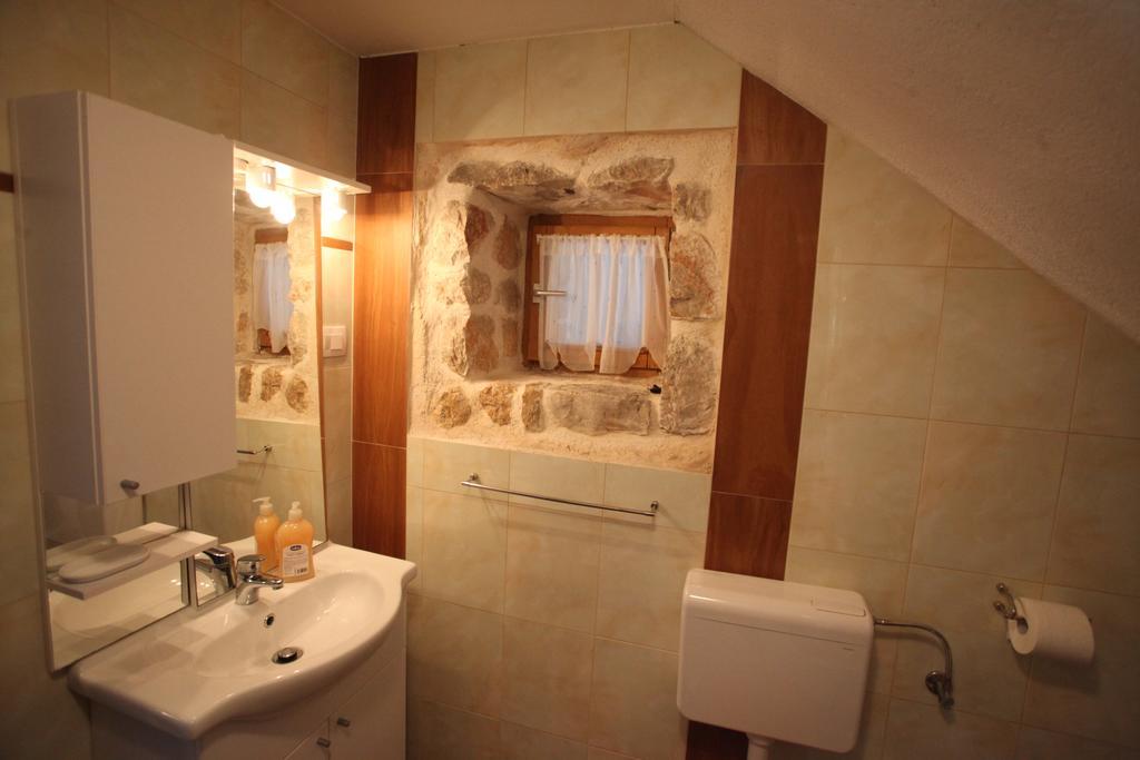 Holiday Home Rasopas Malinska Ngoại thất bức ảnh