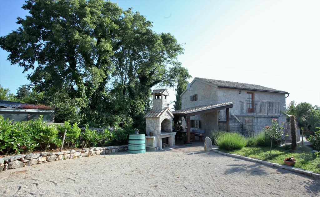 Holiday Home Rasopas Malinska Ngoại thất bức ảnh