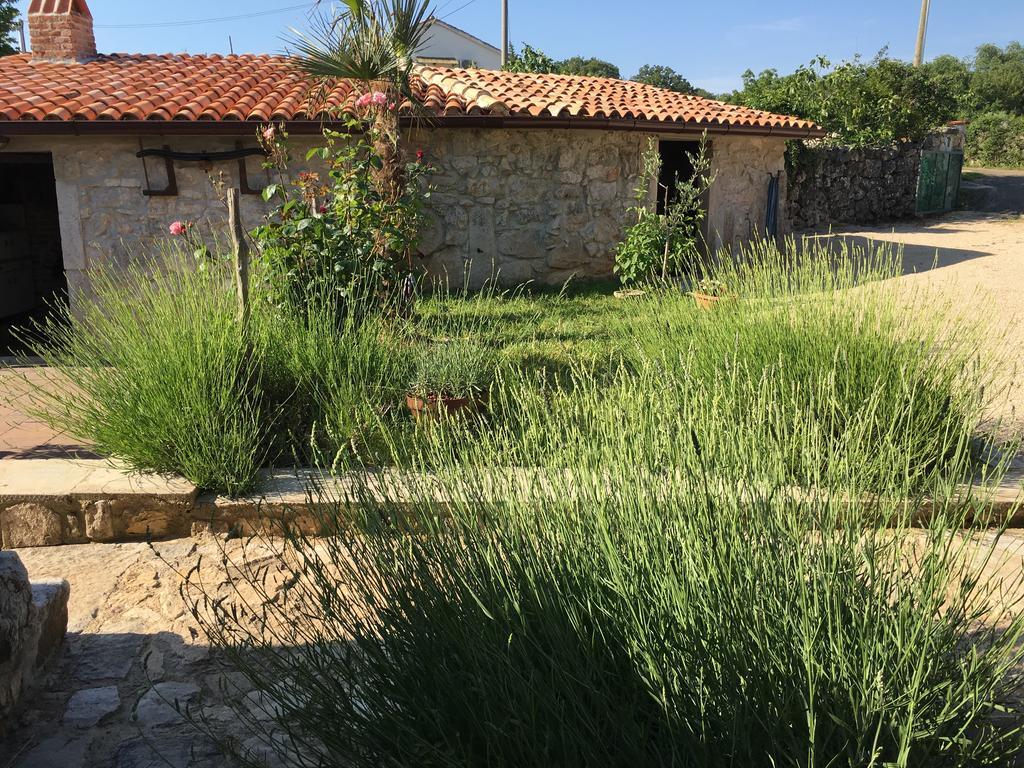 Holiday Home Rasopas Malinska Ngoại thất bức ảnh