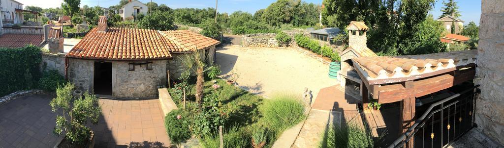 Holiday Home Rasopas Malinska Ngoại thất bức ảnh